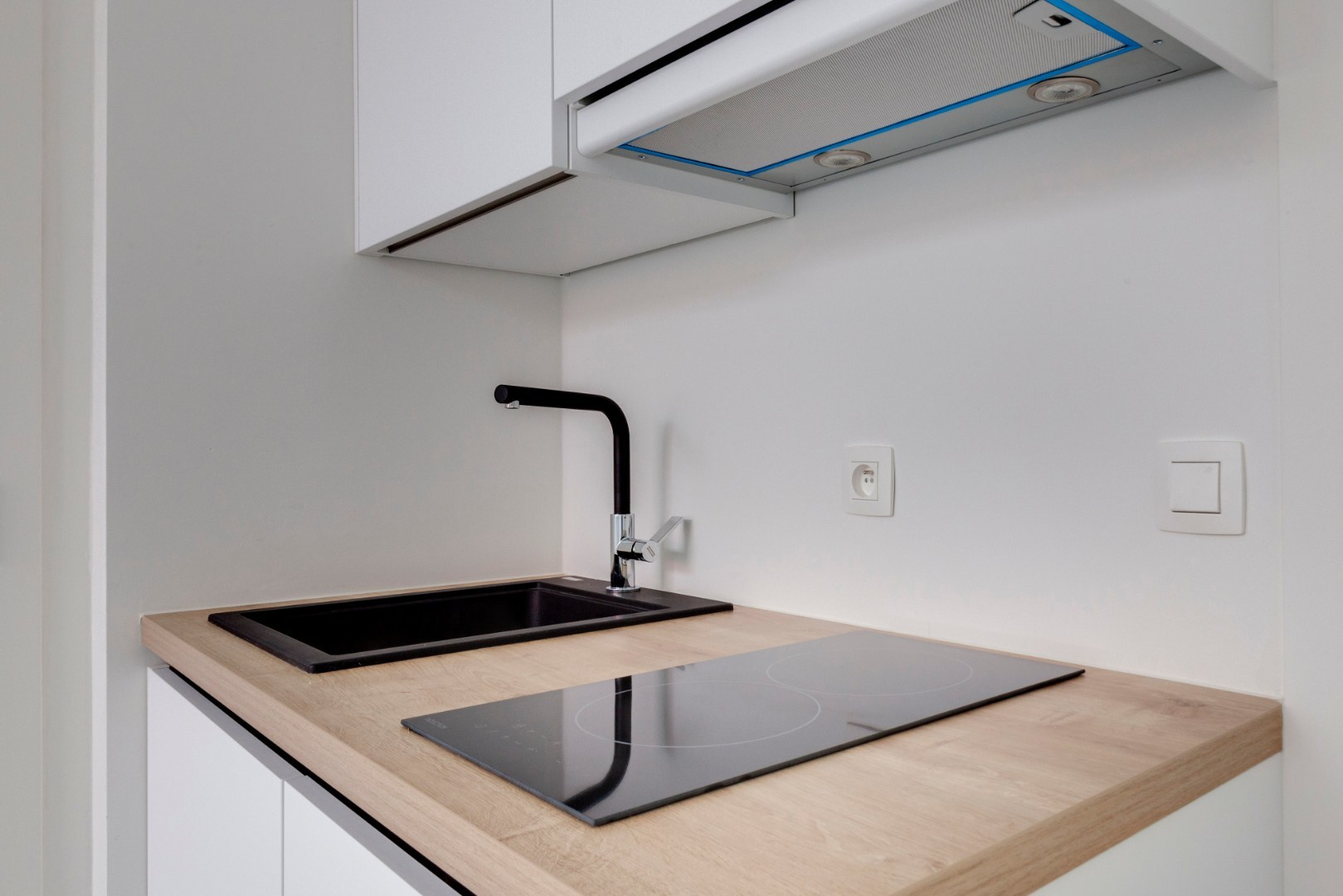 Studio (ENKEL INSCHRIJVEN VIA DE LINK AUB) https://ap.lc/bsrmk 