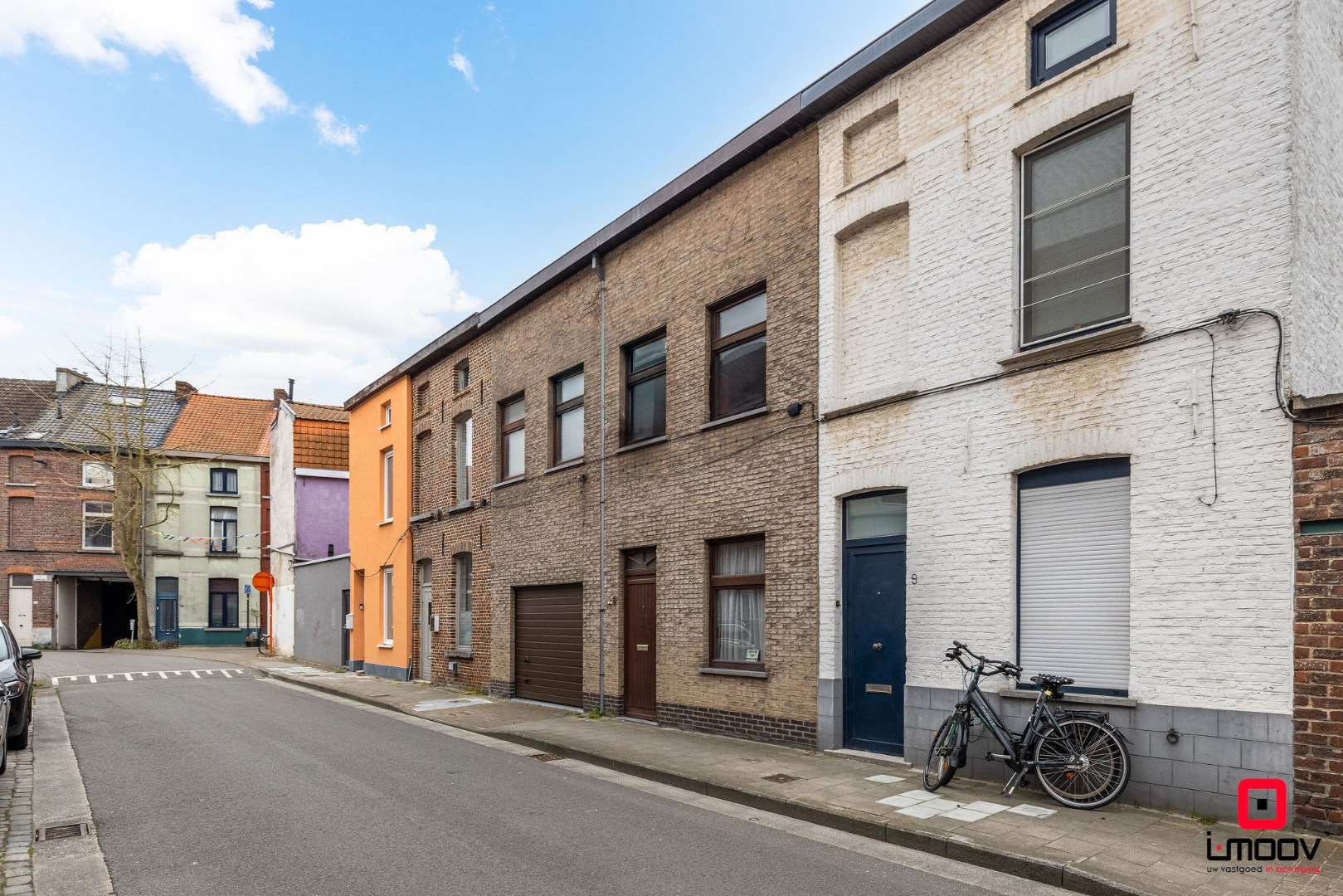 Karaktervolle stadswoning met uitzonderlijke breedte en garage in hartje Gent 