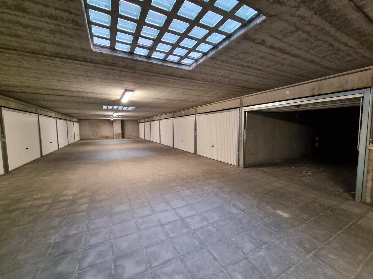 Centraal gelegen garagebox 