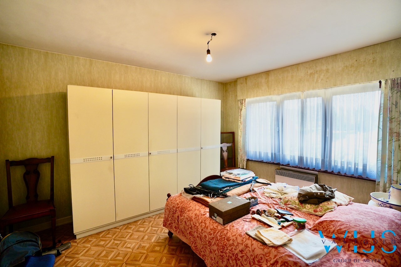 Stevig woonhuis centraal in Ertvelde ! 