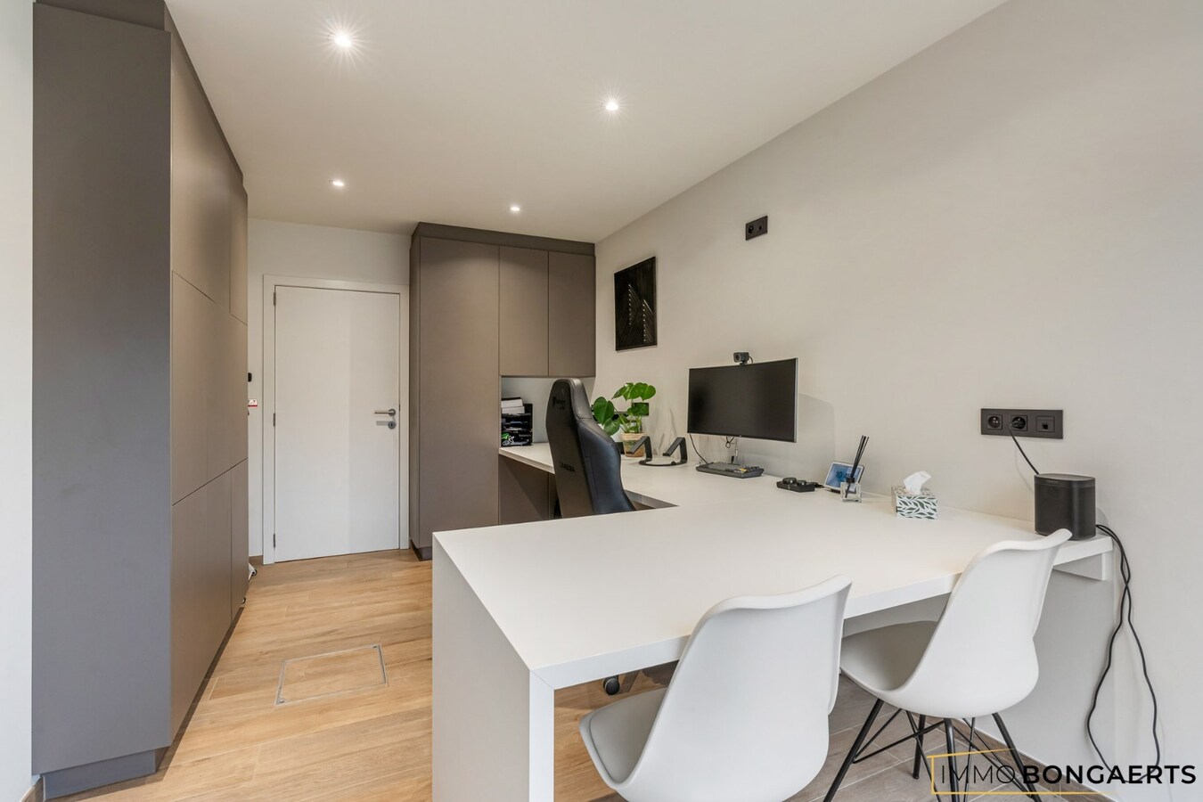 Gerenoveerde woning met 4 slaapkamers op rustige ligging 