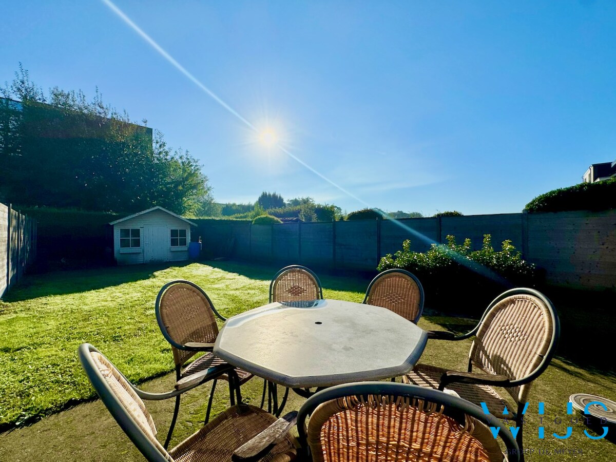 Gezellig instapklaar woonhuis in het hart van Eeklo 