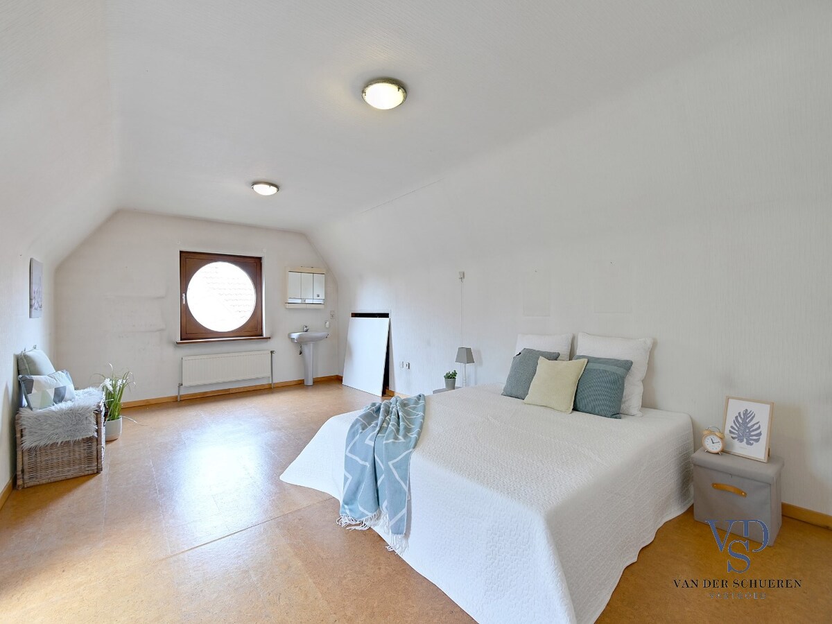 Knappe villa in 't groene Schelderode (EPC van 216 !). 