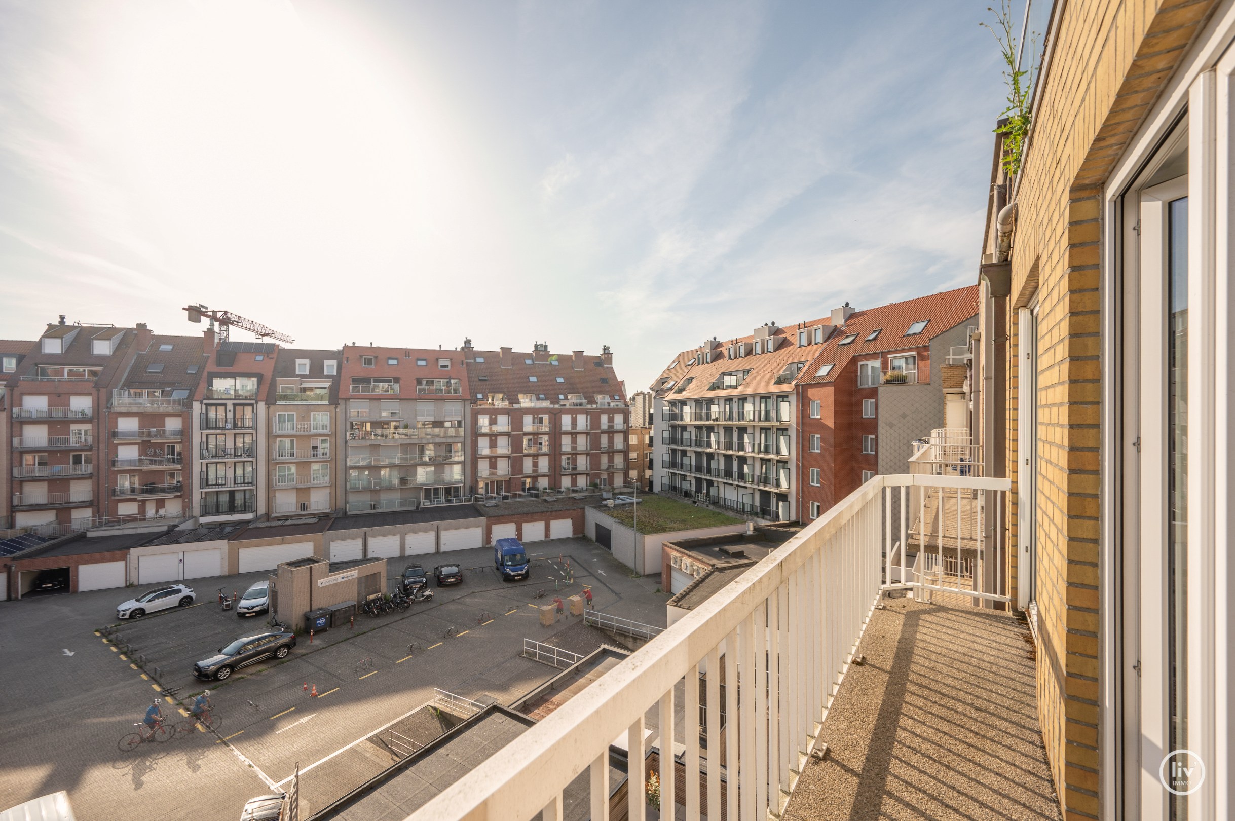 Bel appartement rénové avec vue sur la place Rubens et la mer 