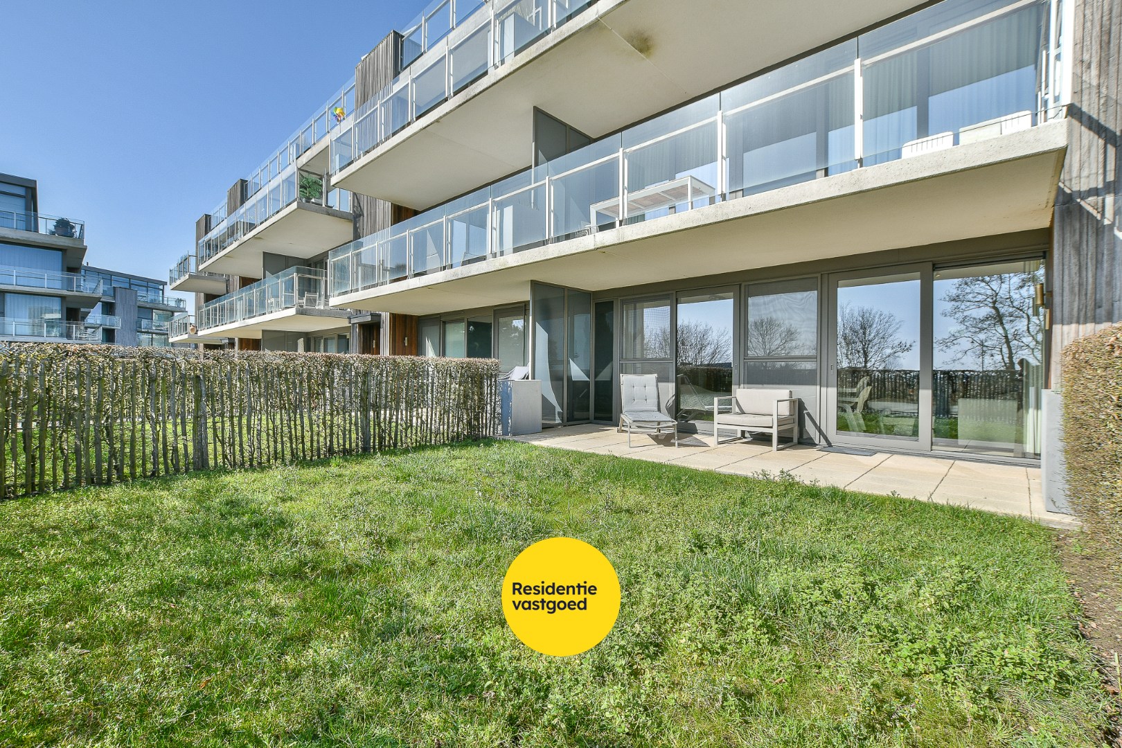 Luxueus afgewerkt 2-slaapkamerappartement met terrassen en tuin op toplocatie! 