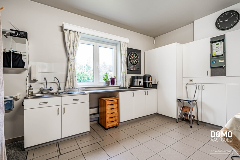 UITZONDERLIJK PERCEEL VAN 2 HA 50 A MET RUIME WONING EN TAL VAN MOGELIJKHEDEN 