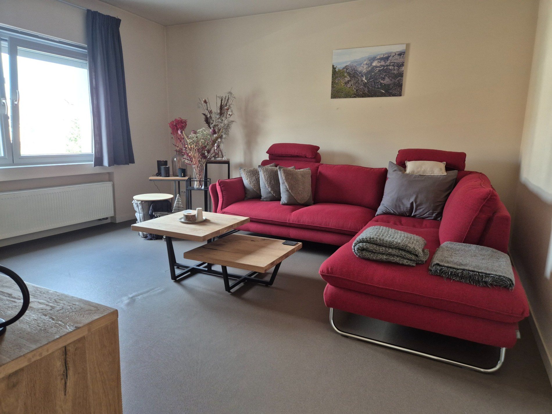 Appartement op eerste verdieping met groot terras. 