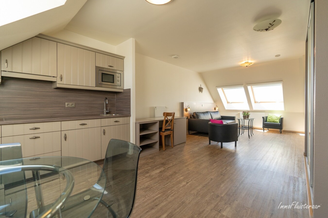 Charming farmhouse with b&amp;b/holiday home and horse stables on approximately 67 acres in Kinrooi. 