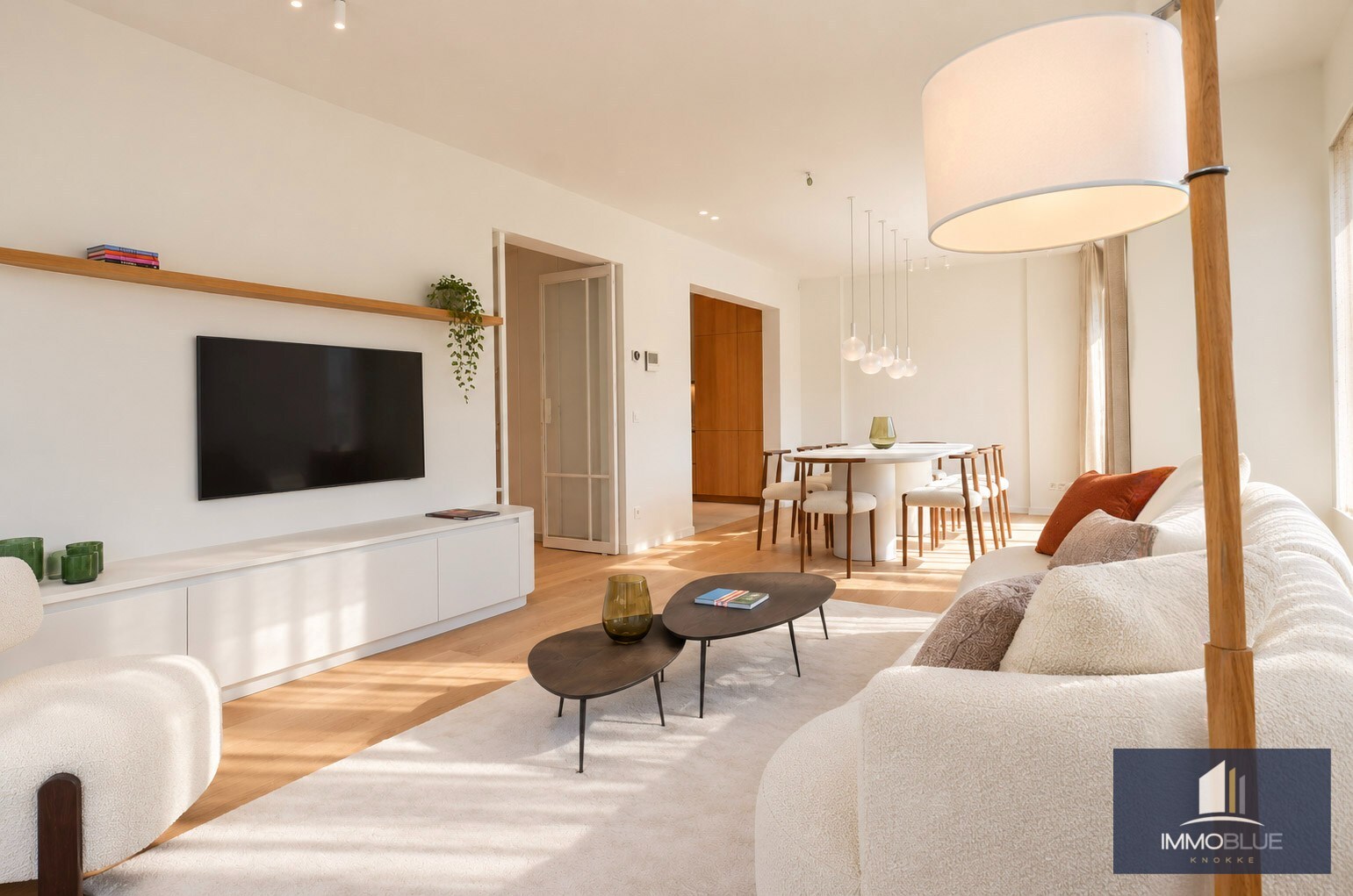 Offre exceptionnelle : Villa entièrement rénovée avec vue frontale sur la mer. 