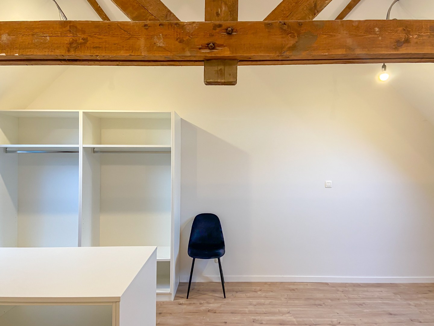 Stijlvol gerenoveerde stadswoning op topligging te Kortrijk! 