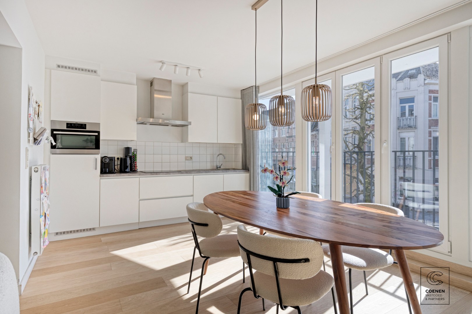 Instapklaar appartement met 2 slaapkamers en balkon op topligging in Lier! 