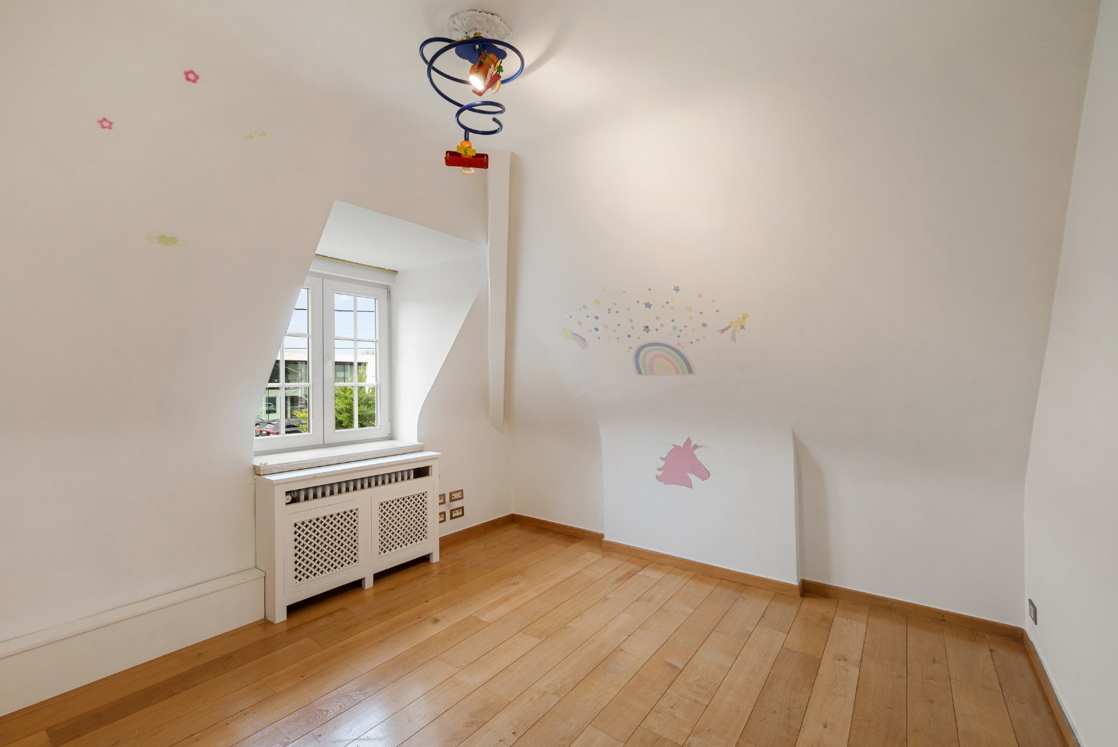 Stijlvolle villa met 5 slaapkamers op mooi perceel van 1325m² 