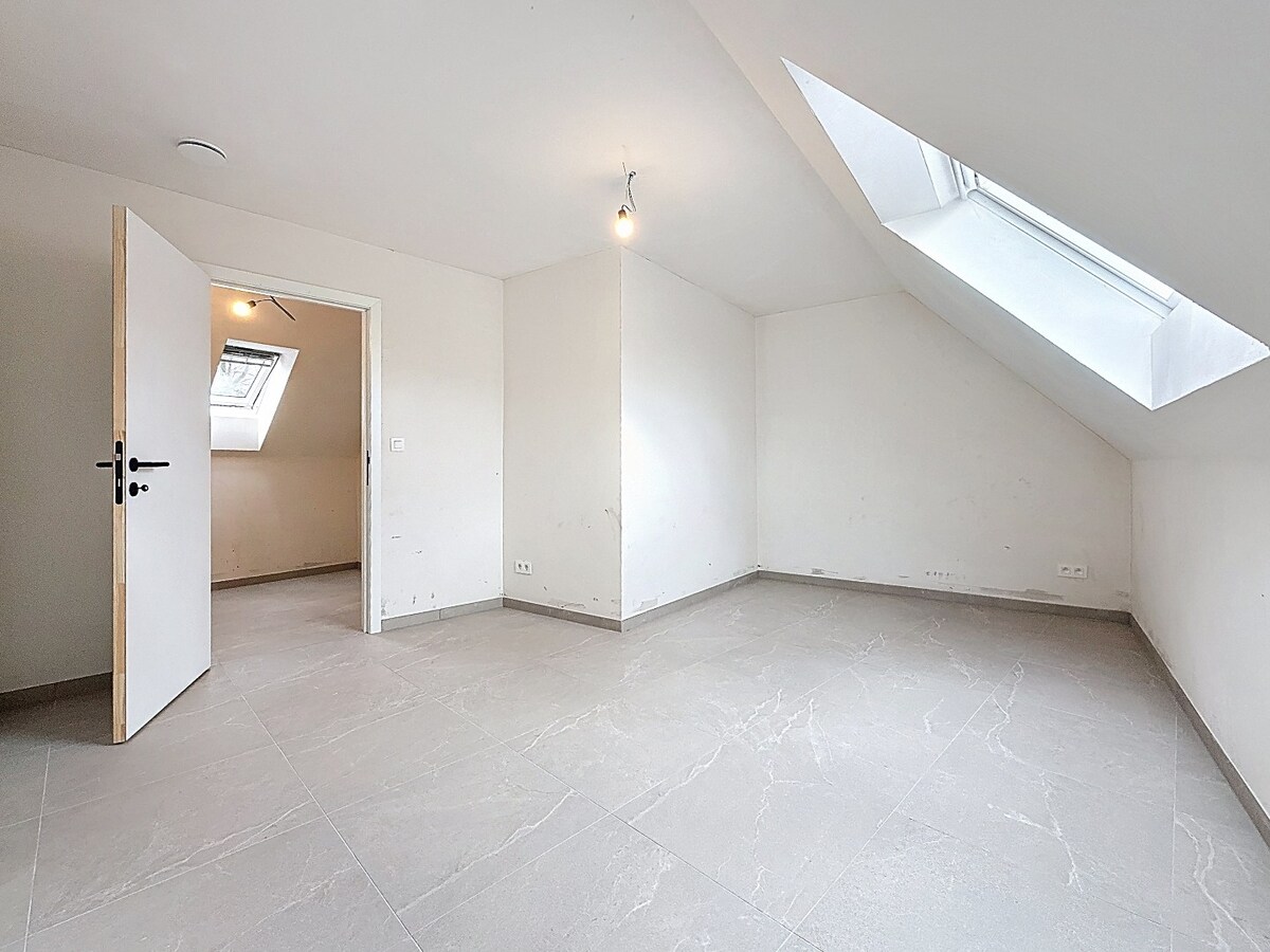 Tiptop afgewerkte nieuwbouw BEN-woning te St-L-Houtem, 6% BTW mogelijk 