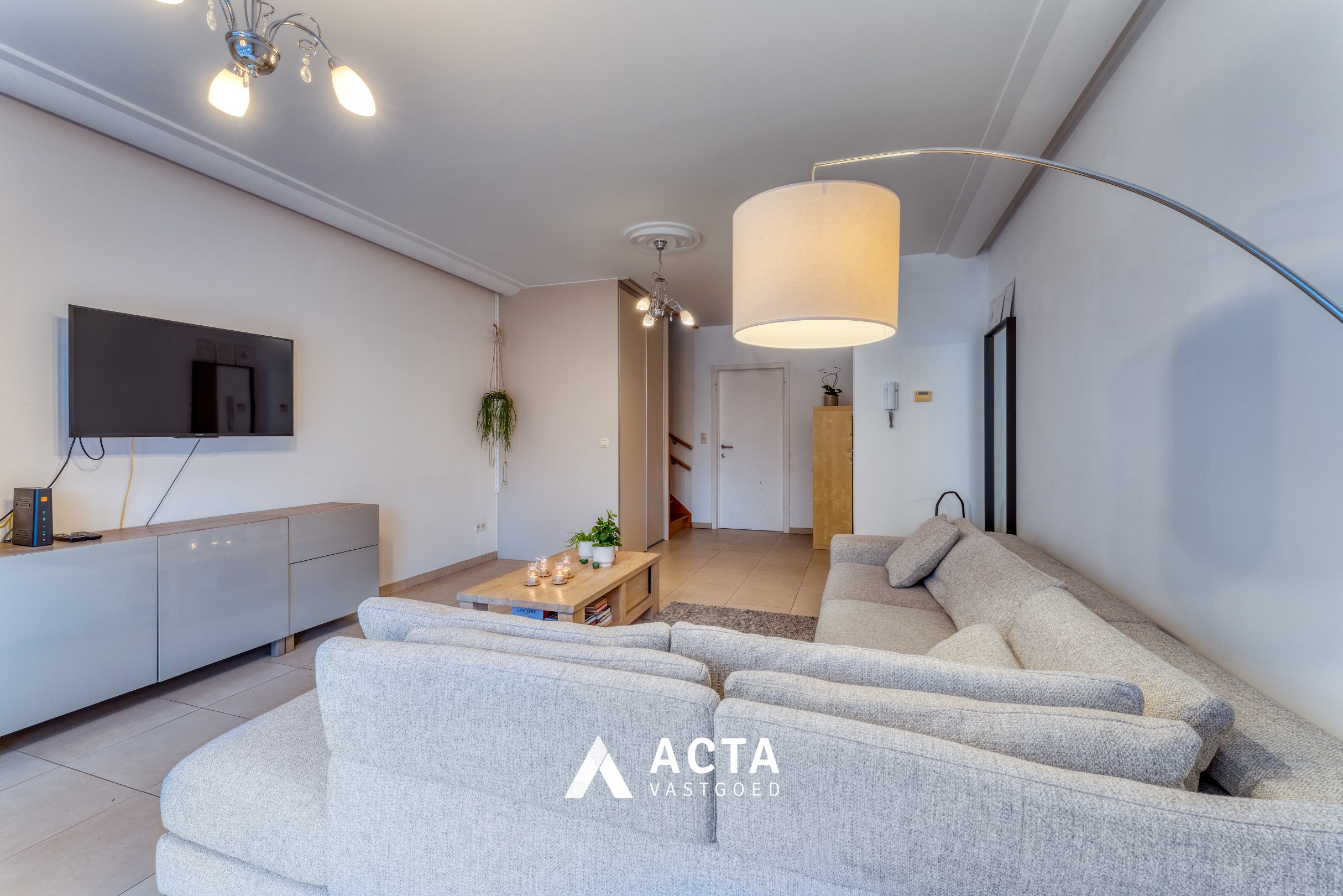 Instapklaar duplexappartement met twee slaapkamers en terras! 