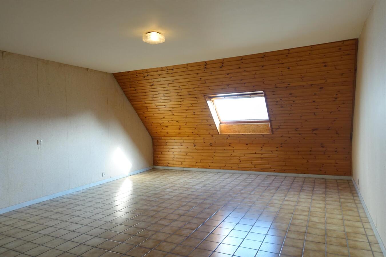 Rustig gelegen villa met garage 