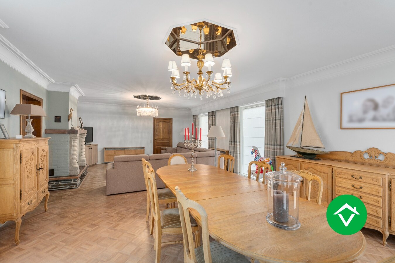 Rustig gelegen alleenstaande woning met bijgebouwen te Koekelare 