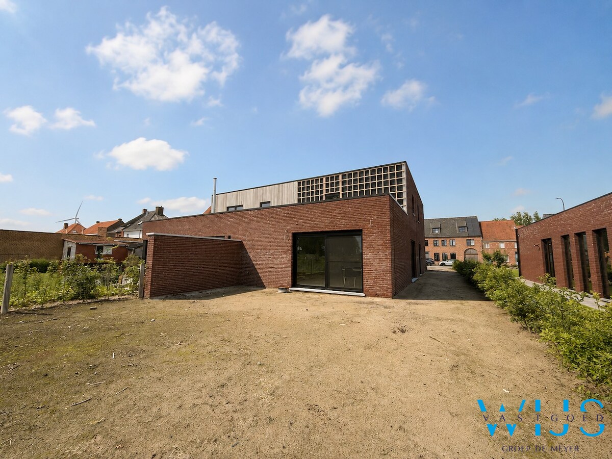 Nieuwbouw met 5 slaapkamers op een prachtig perceel te EEKLO ! 