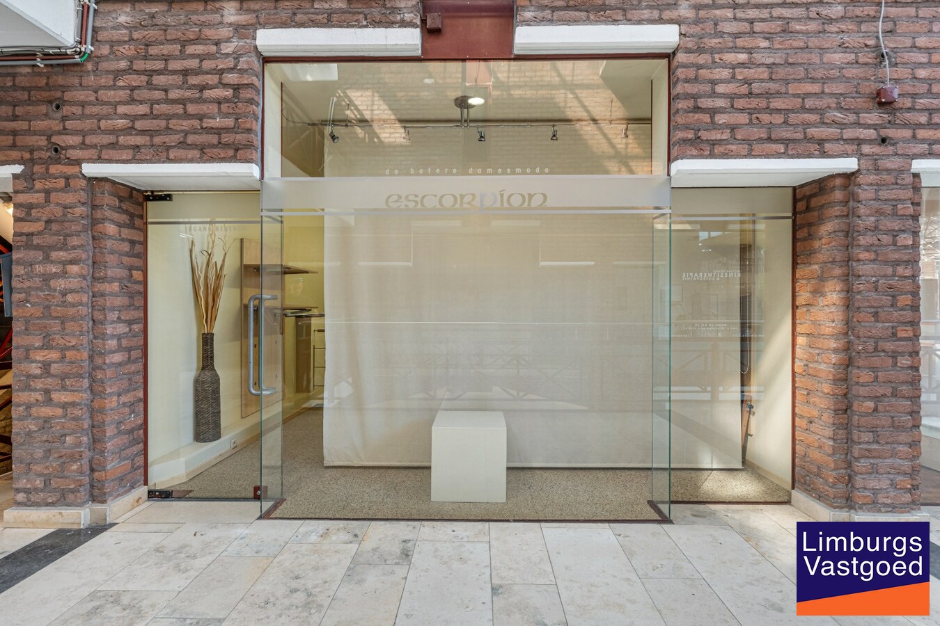Commercieel uitstekend gelegen handelspand, 90m² 