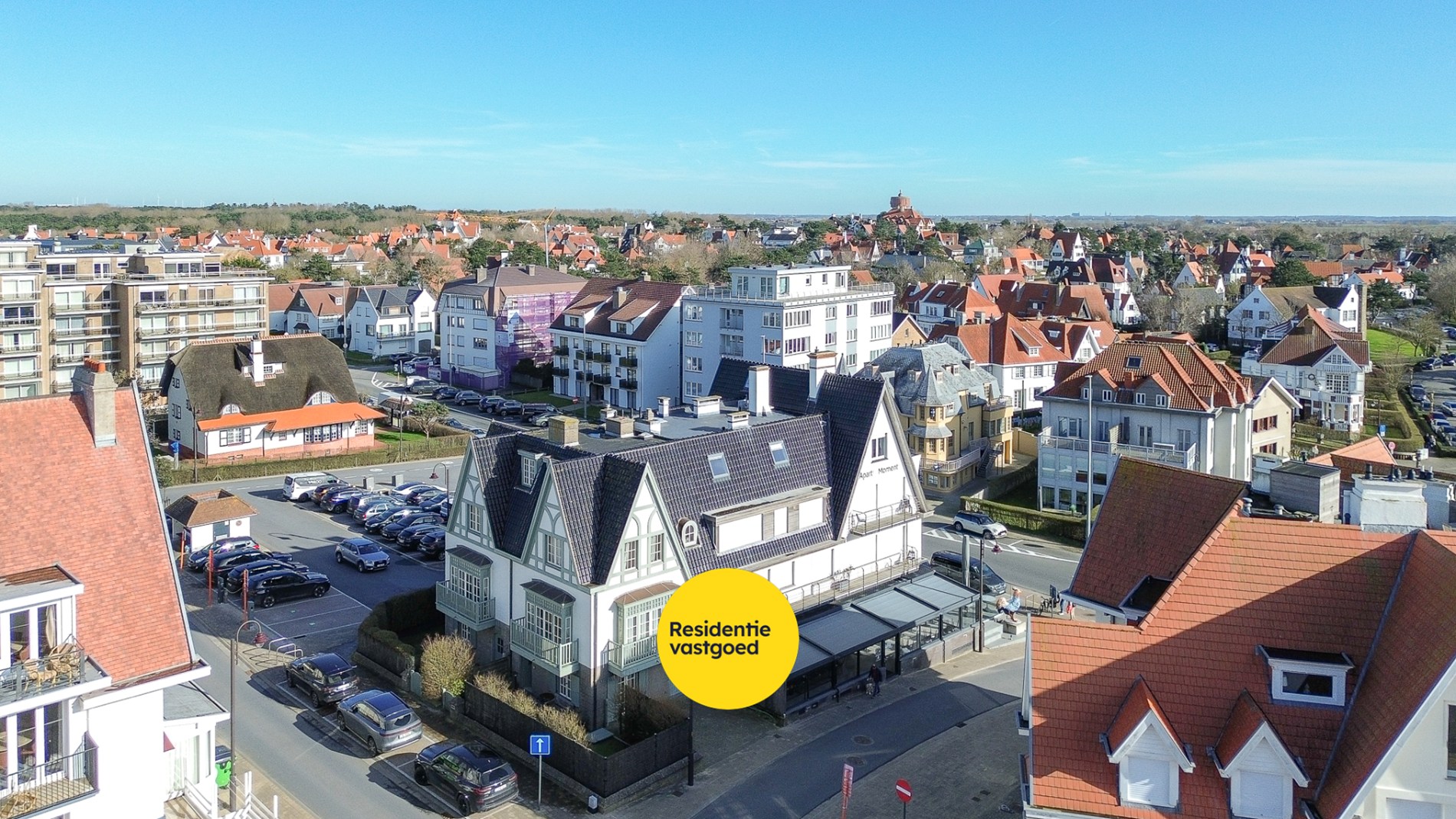 Exclusieve hoekwoning met zeezicht op topligging in de Concessie van De Haan, op 20 m van de zeedijk! 