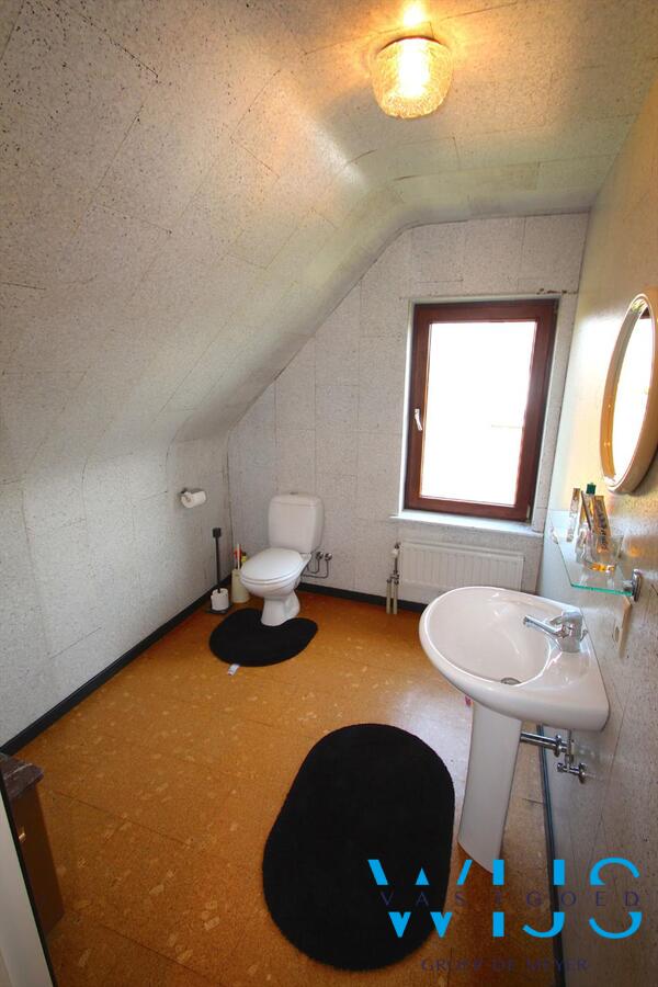 Prachtige instapklare tot in de puntjes onderhouden woning te Wachtebeke ! 