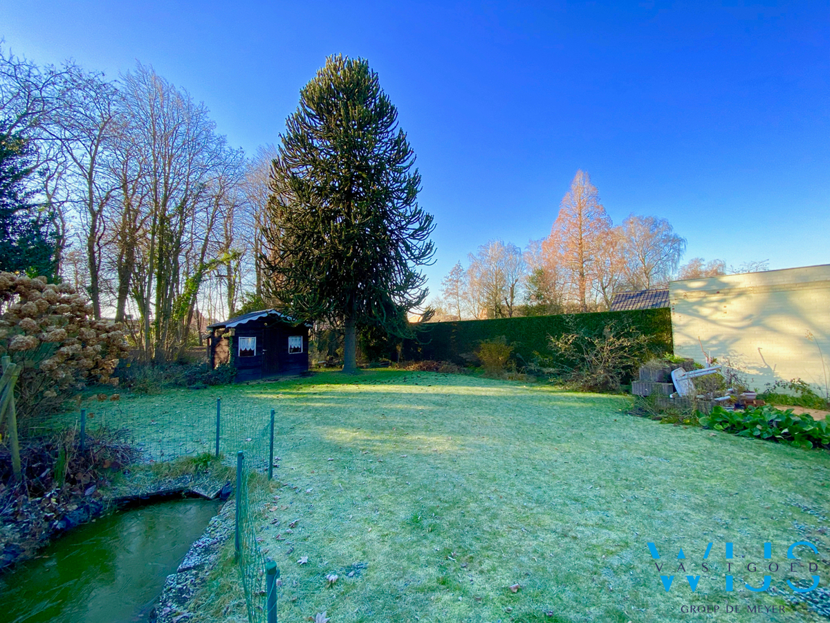 Stevige ruime gezinswoning op een prachtig perceel te KLUIZEN ! 