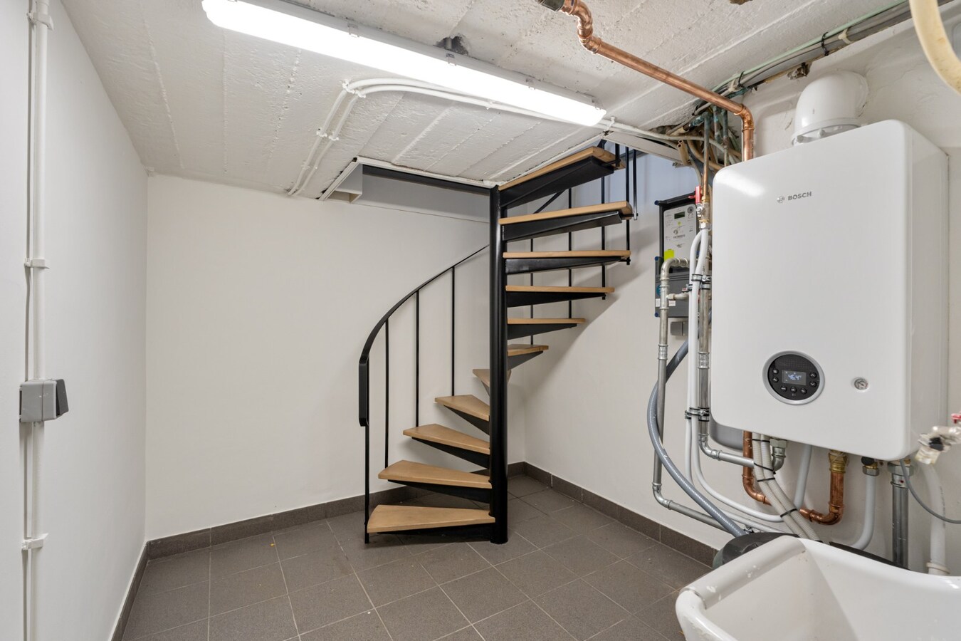 Gezellige, instapklare stadswoning in het centrum van Maaseik grenzend aan de groene wal! 