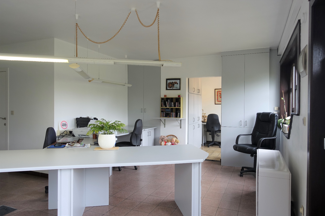 Uiterst rustig gelegen villa met kantoorruimte 