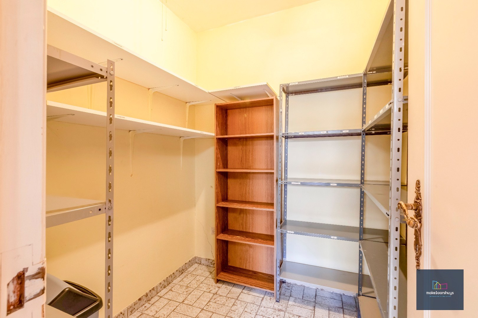 Rustig gelegen ruime bungalow met dubbele garage in Drongen 