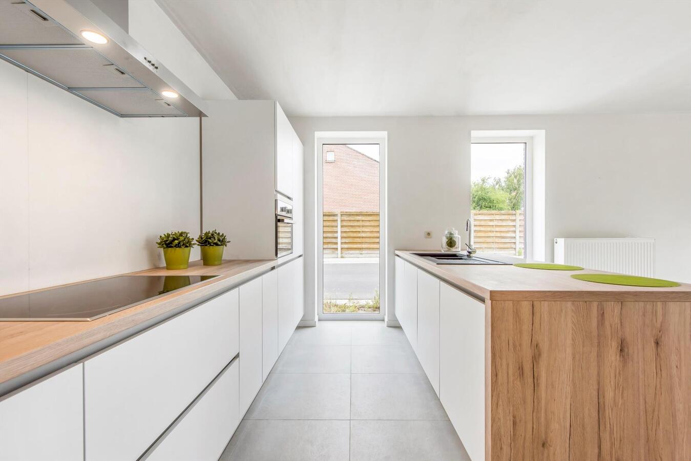Ruime Halfopen nieuwbouwwoning met bureel 