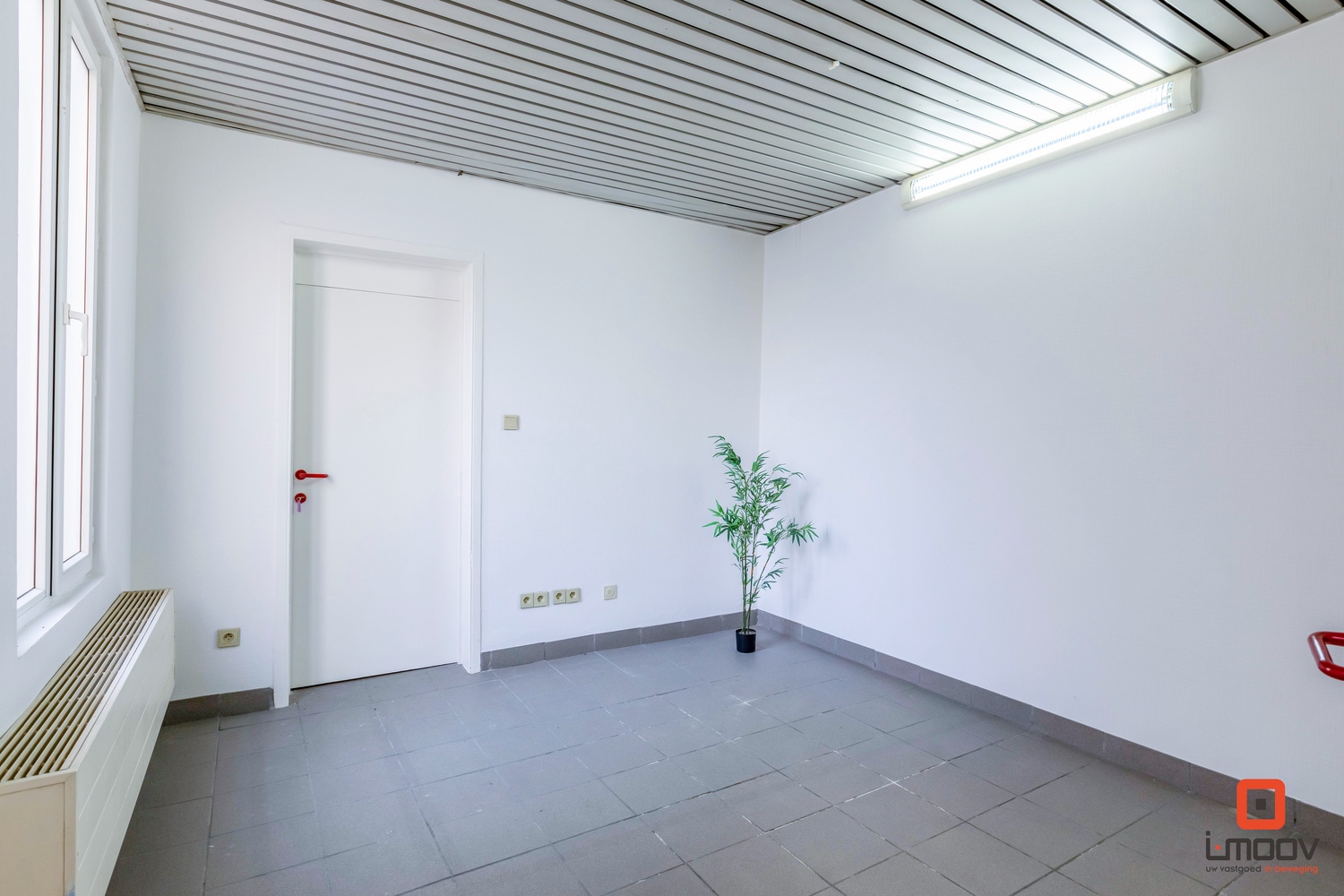 Te koop gelijkvloers handelspand 