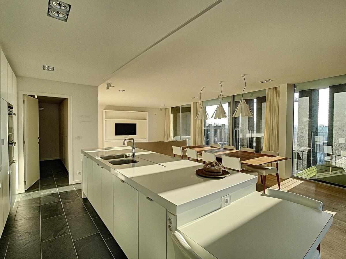 Verhuurd! Prachtig luxueus 2-slpk appartement 