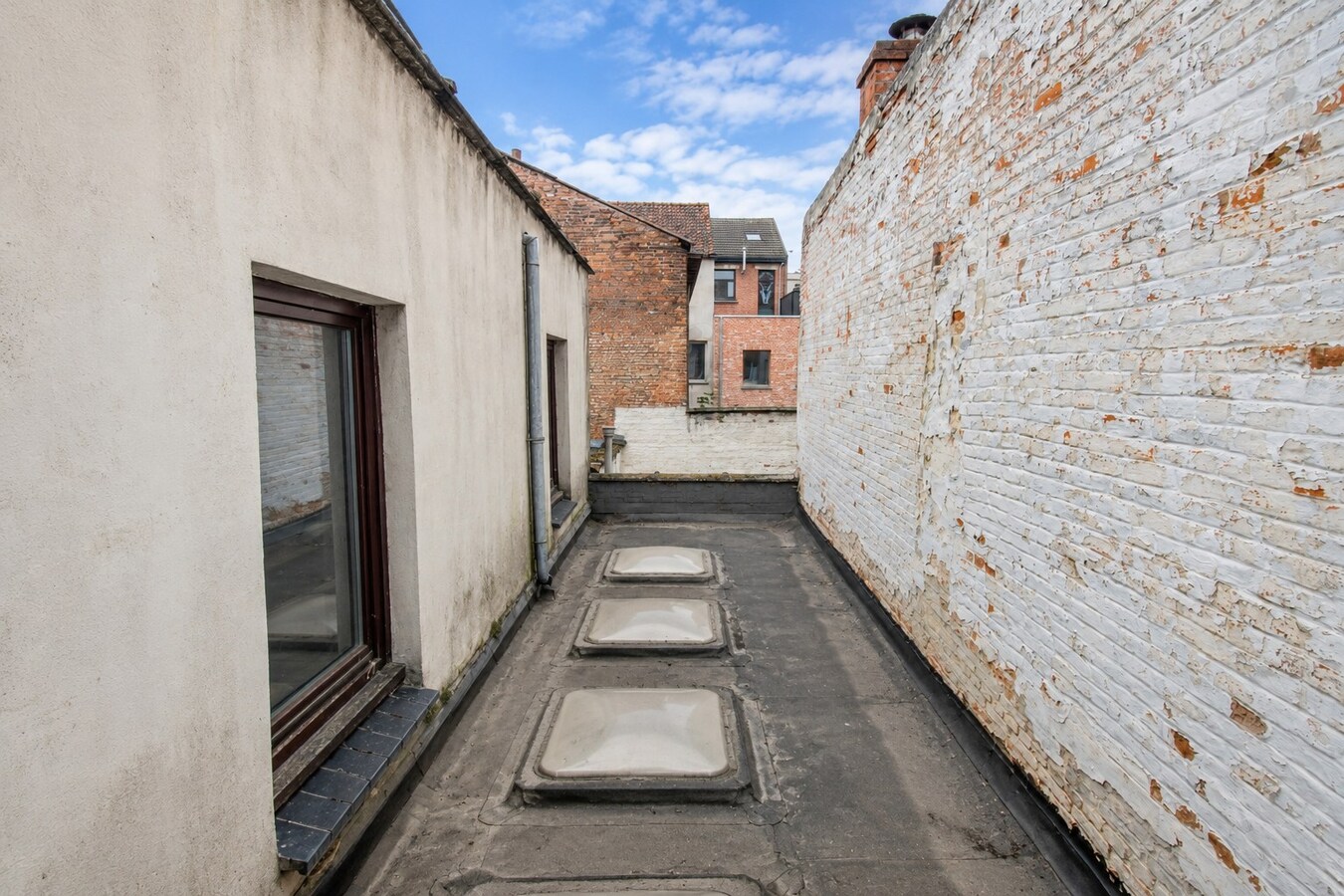 Volledig te renoveren woning met 3 slaapkamers op een toplocatie in het centrum van Sint-Niklaas! 