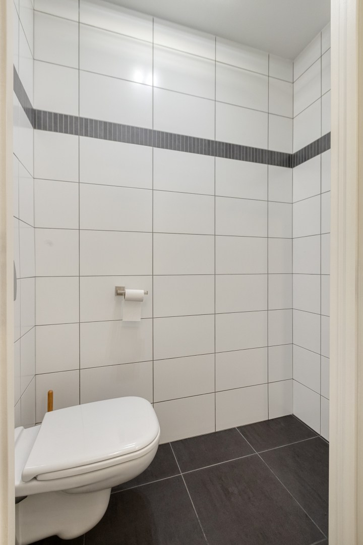 Instapklaar gelijkvloers appartement met 2 slpk. en ruim terras in Geel 