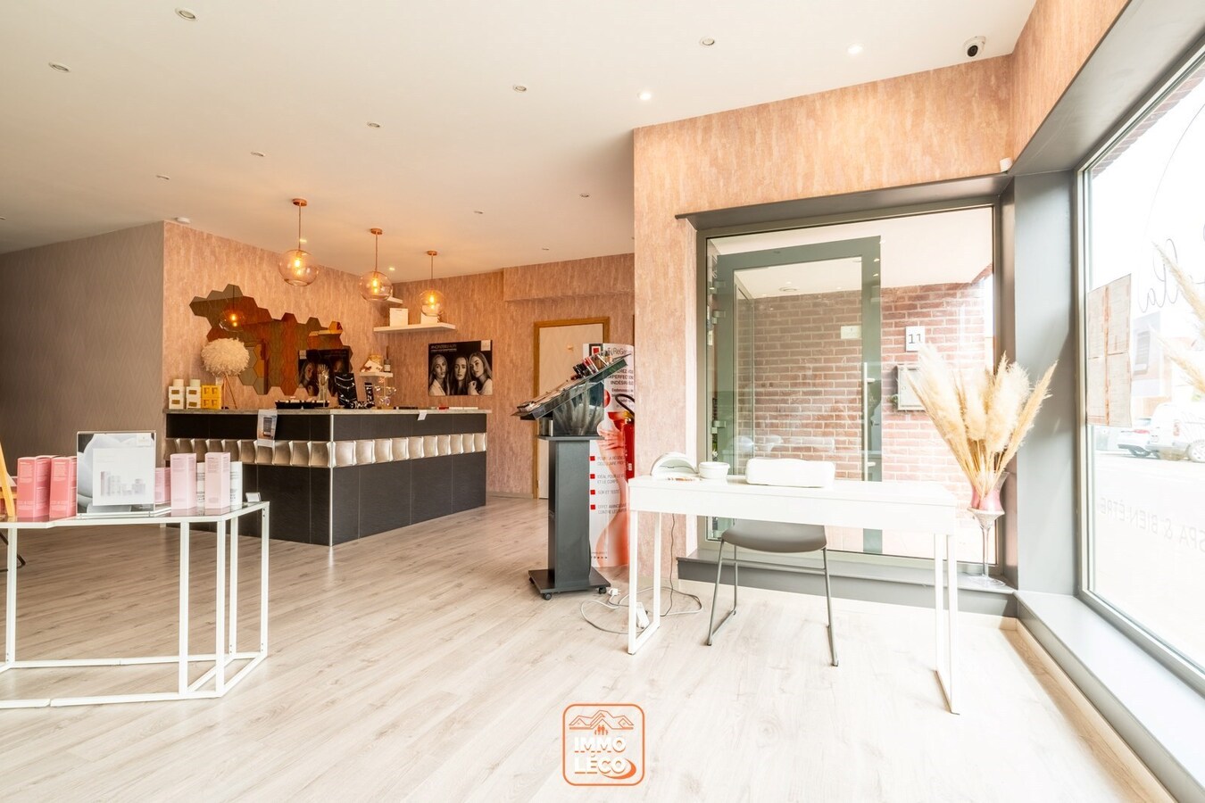 Superbe surface commerciale de +/- 110m² en plein centre-ville, nombreuses possibilités ! 