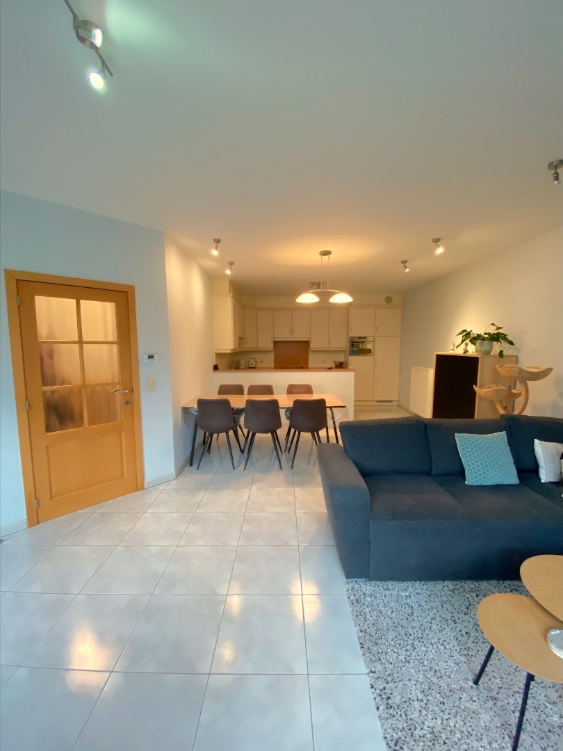Zeer net gelijkvloers appartement met 2 slpks nabij centrum van Geel! 