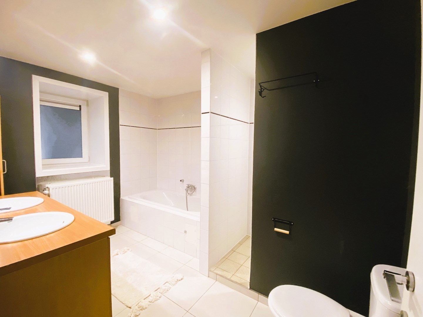 Moderne verhuurde loft-woning met dakterras in hartje Desselgem! 