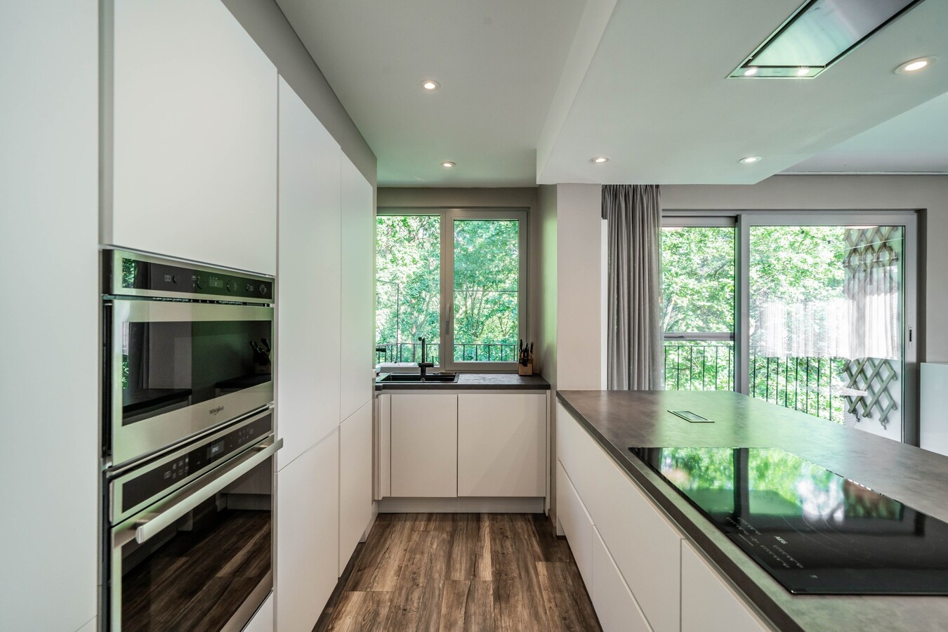 Ruim appartement (125 m²) met 3 grote slaapkamers. Centrum Genk! 