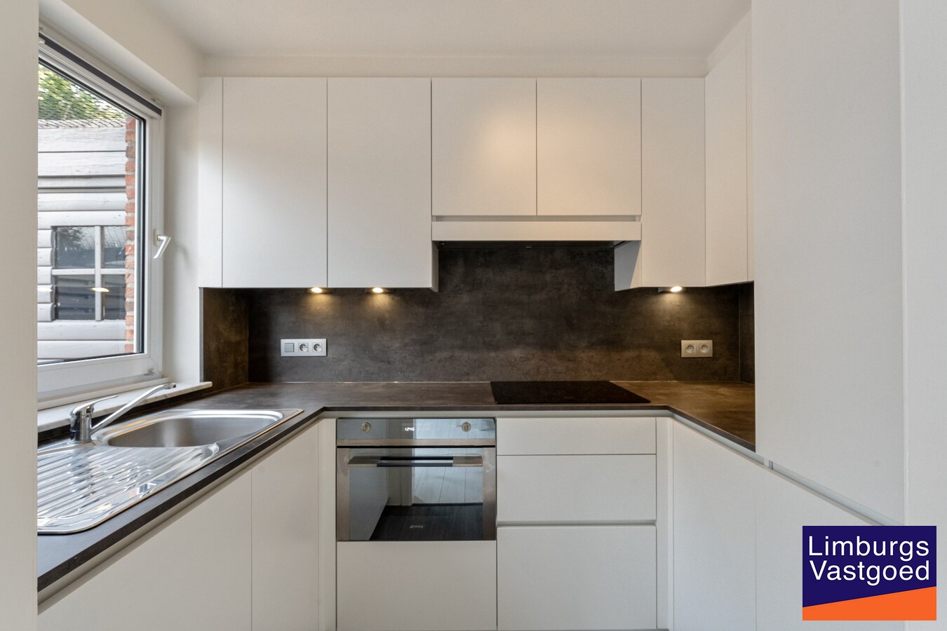 Gelijkvloers appartement, 78 m², 2 slpk, ruim terras, autostaanplaats 