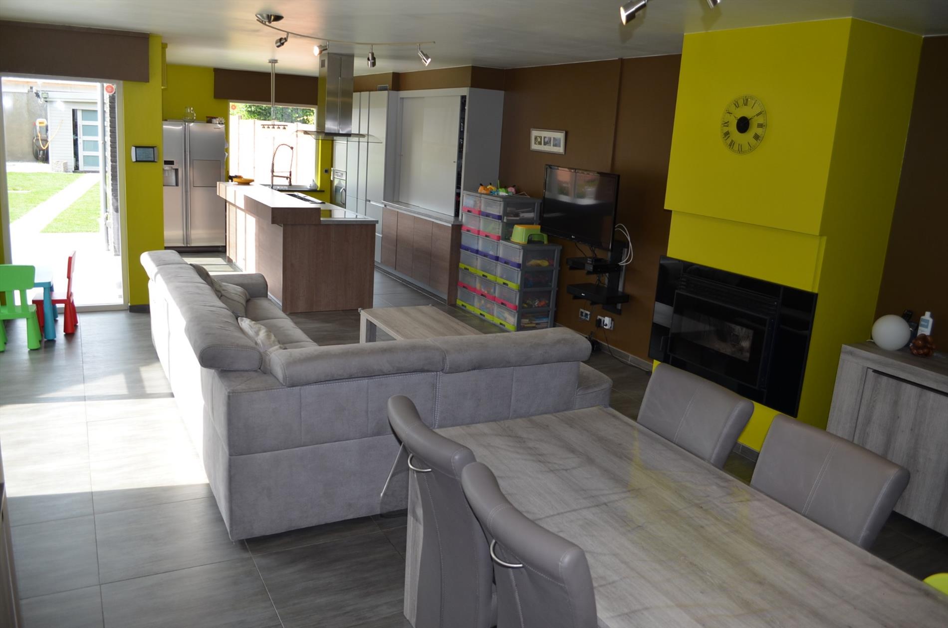 Recente energiezuinige woning met  3 slpks, garage en zuidelijk georiënteerde tuin te Maldegem 