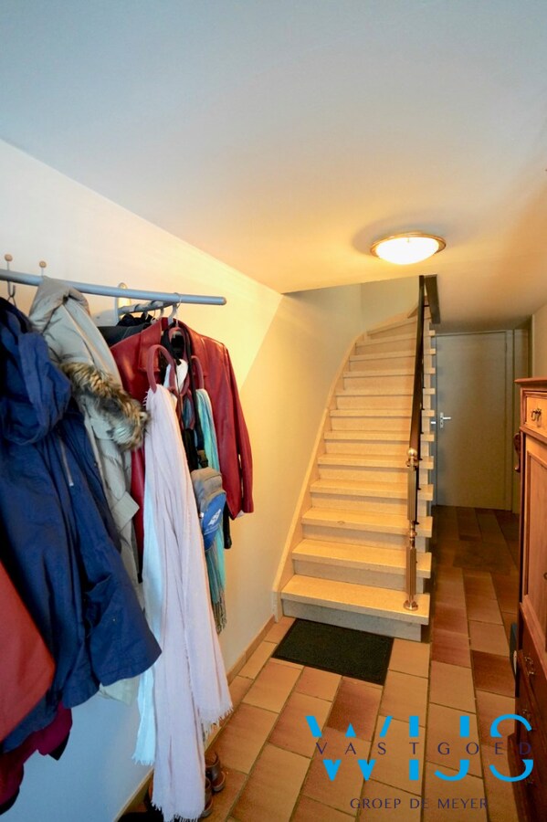 Bel-étage met inpandige garage &amp; zonnige tuin te Ertvelde! 