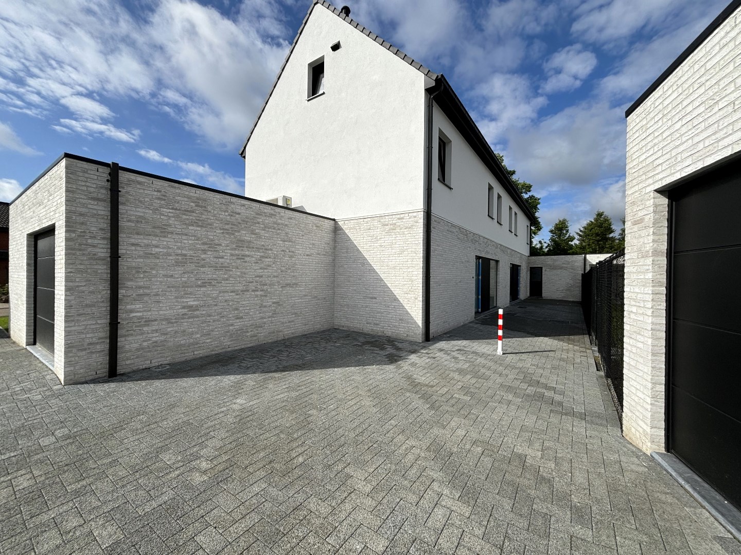 Project bestaande uit 4 energieneutrale woningen op TOP-ligging in Geel 