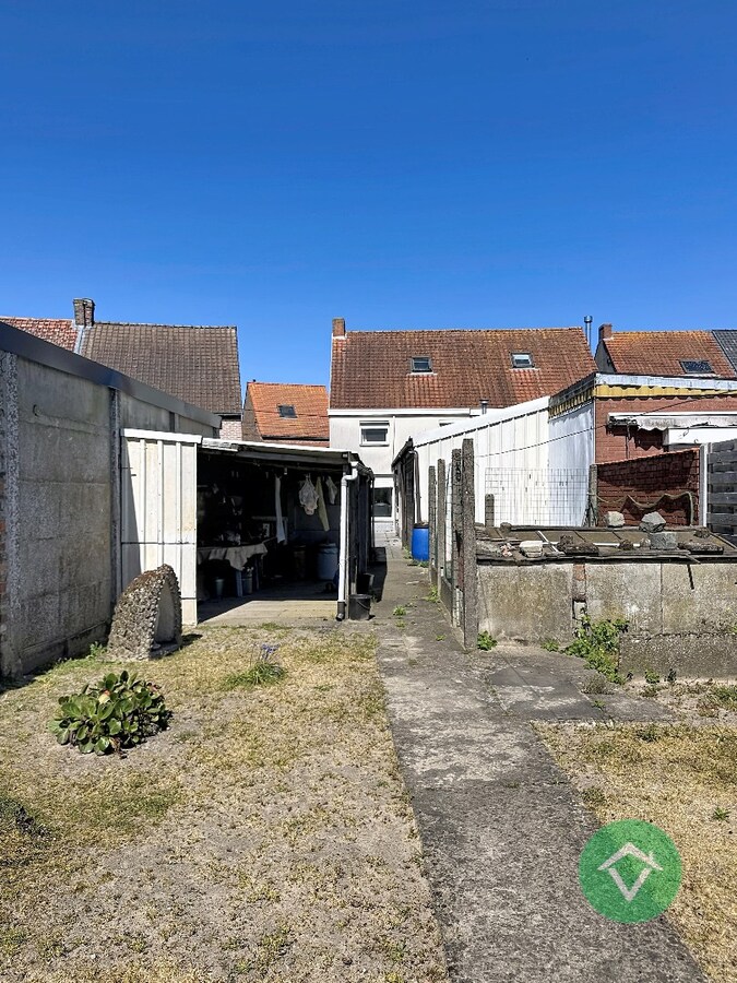 Woning met 2 slaapkamers en garage in centrum Koekelare 