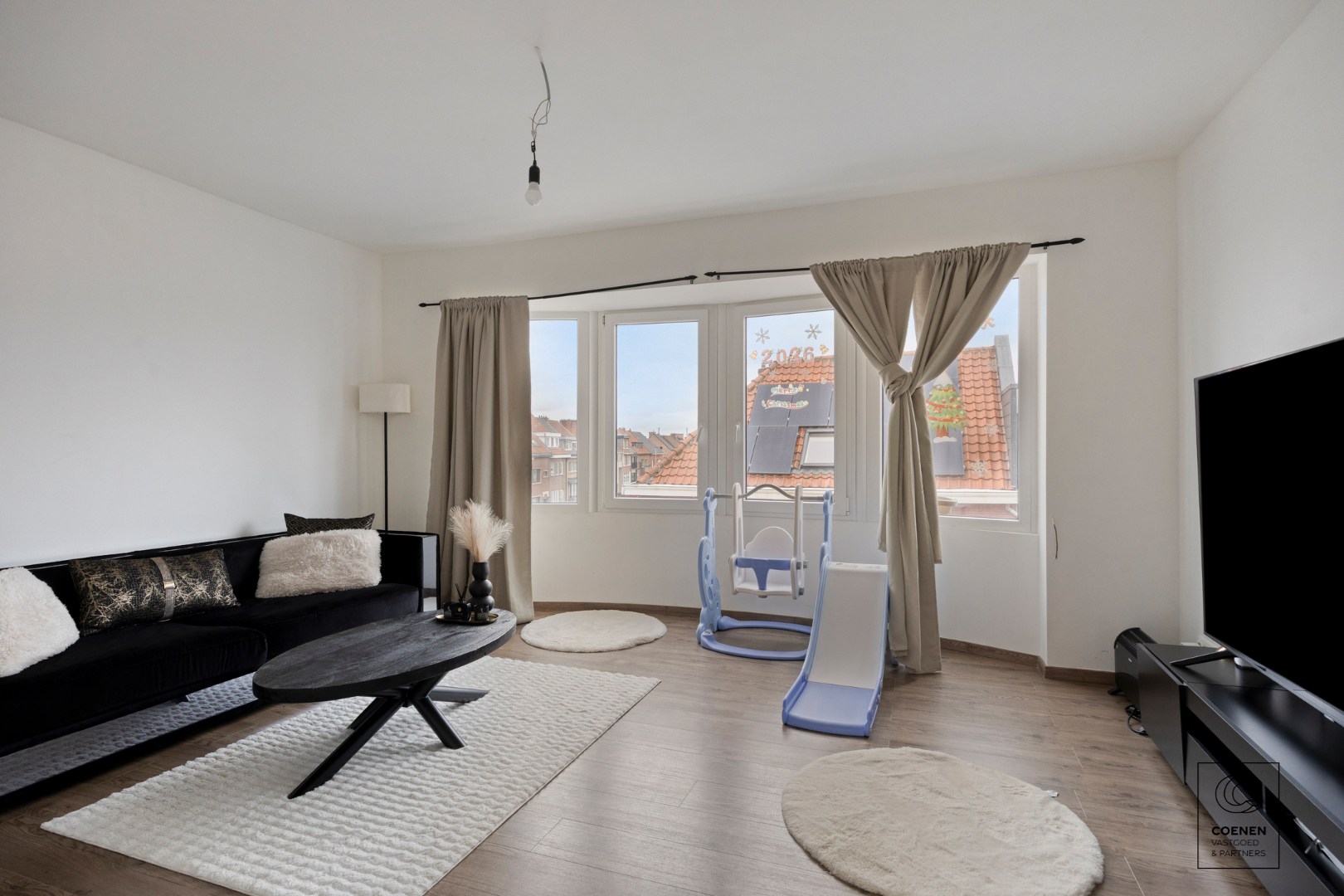 Riante woning, momenteel ingericht als 3 appartement op een schitterende locatie in het centrum van Lier! 