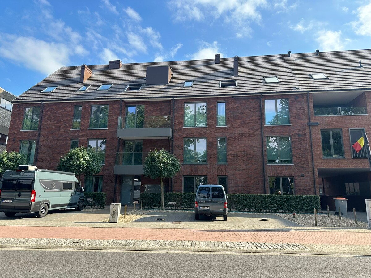 Recent appartement met groot zonnig terras 