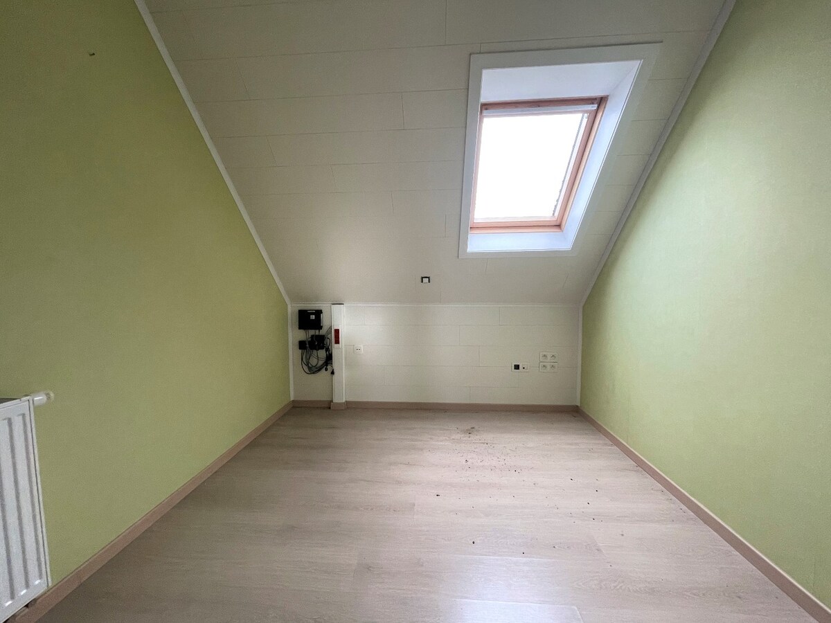 Ruime  woning met 4 slaapkamers en terras in centrum Tielt 