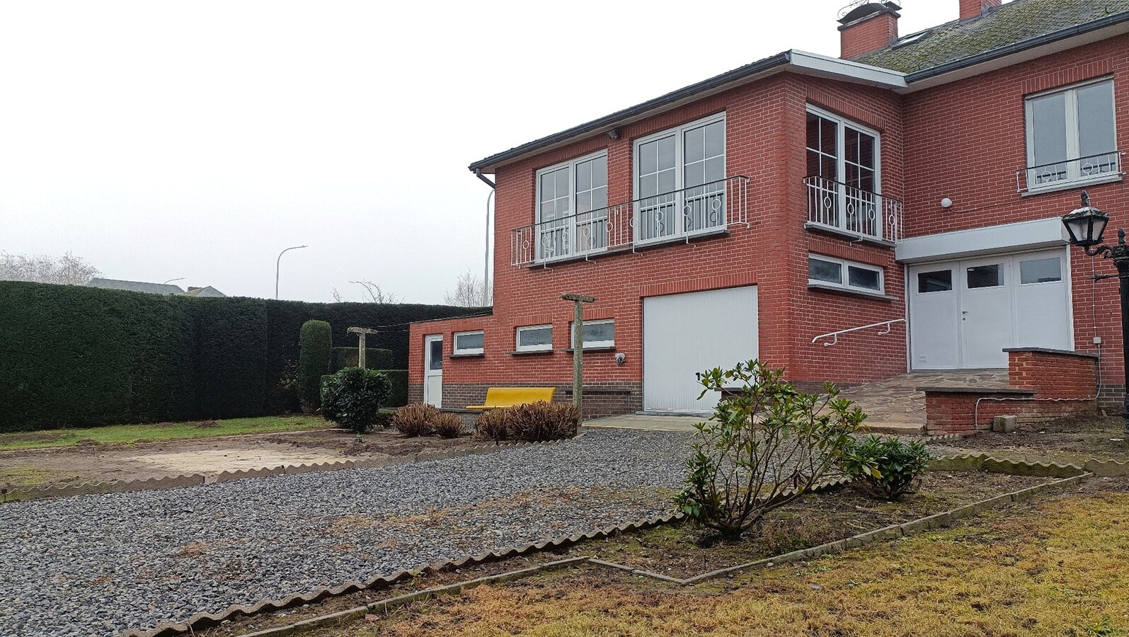 Ruime villa met garage en tuin 