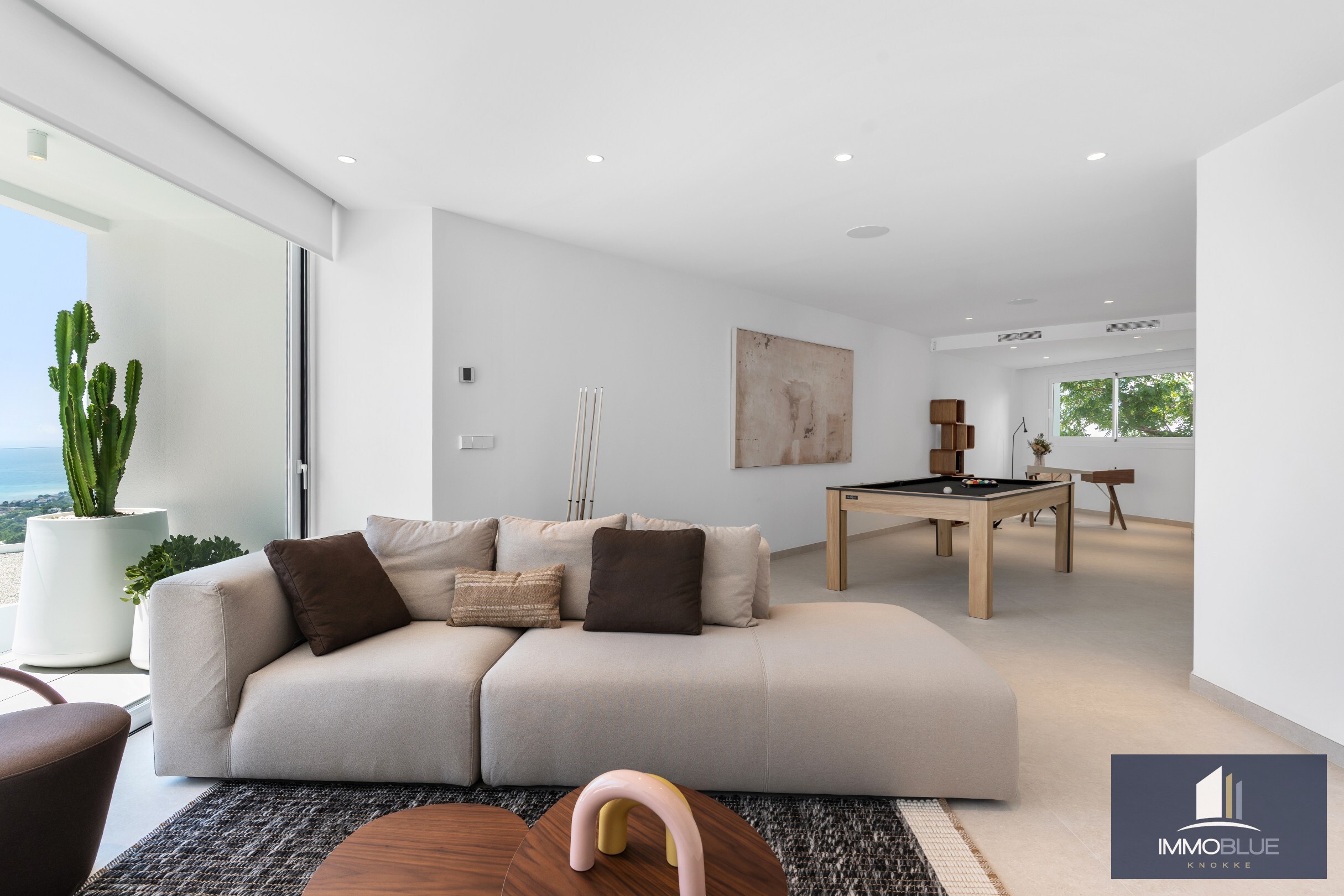 Designvilla met zicht op zee. 