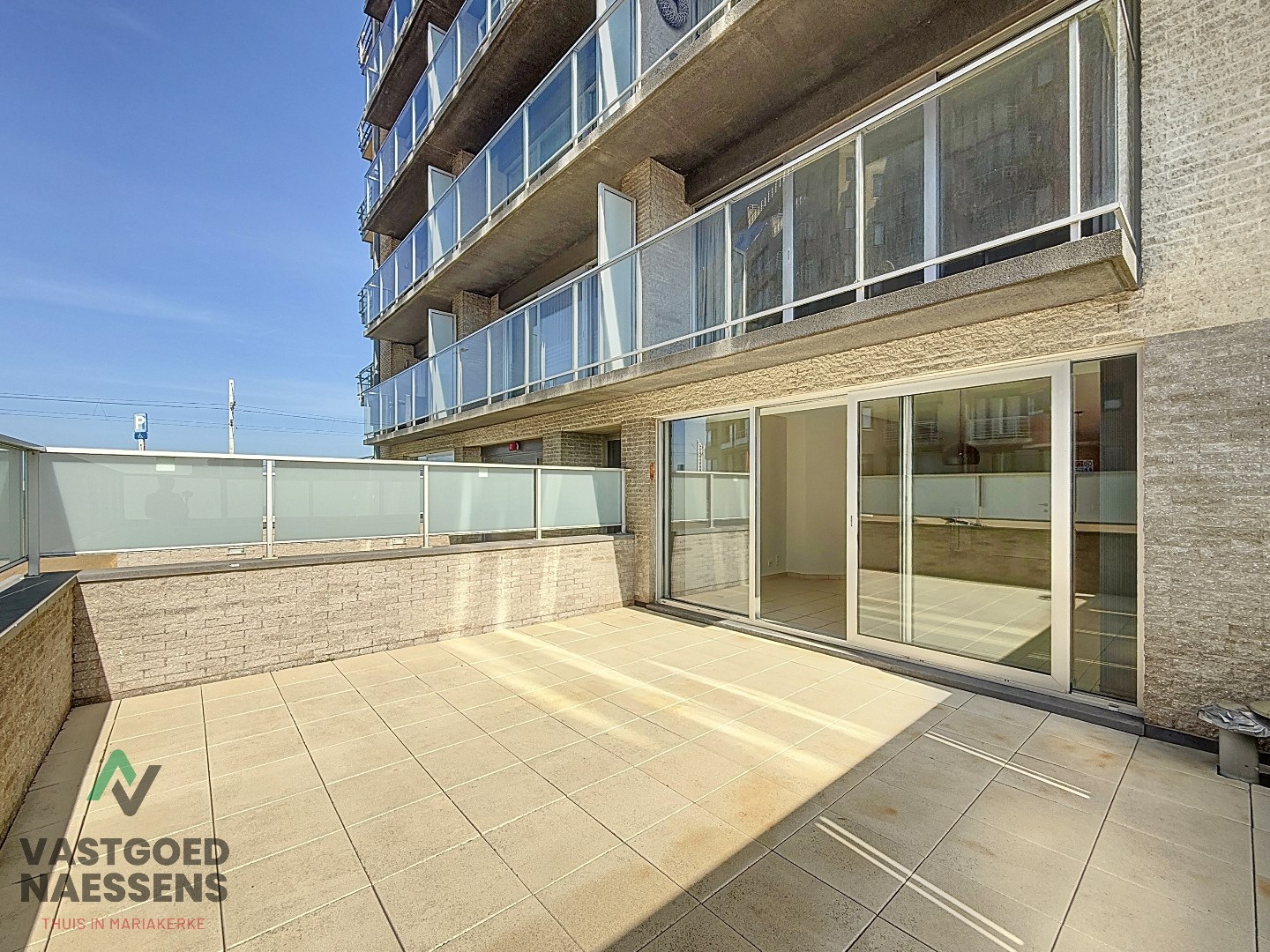 1 SLPK APP MET 2 TERRASSEN VLAKBIJ ZEEDIJK 