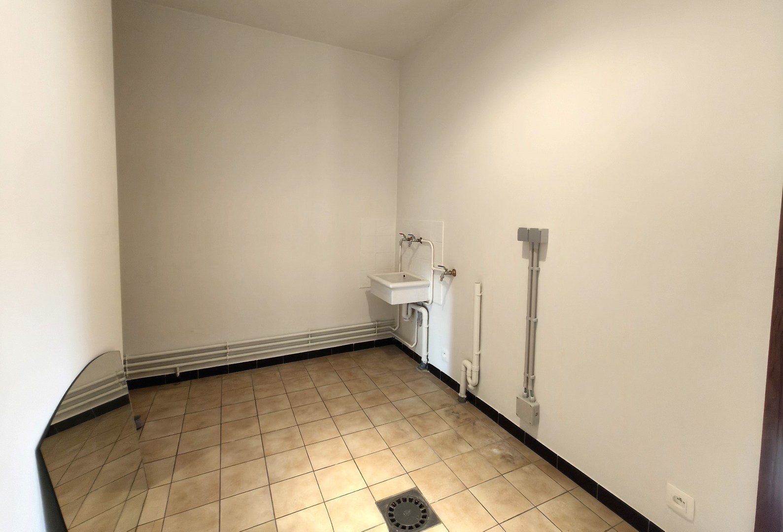 MOOIE WONING MET GARAGE EN TUINTJE 