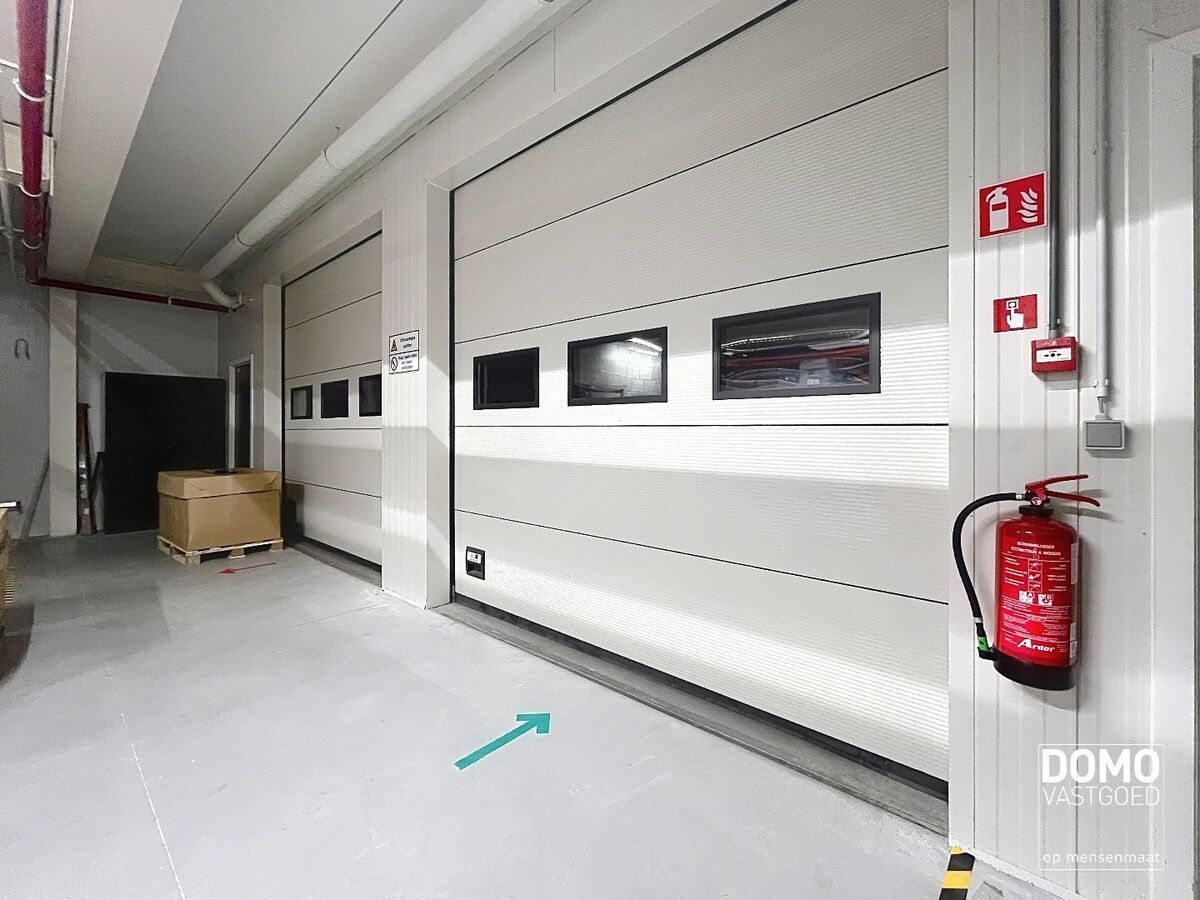 INNOVATIEVE RUIMTE MET LABO, LOGISTIEKE VOORZIENINGEN EN RESEARCH &amp; DEVELOPMENT IN EEN ECO-BEDRIJFSGEBOUW TE PAAL 